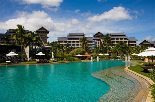 鸡蛋碰石头这是什么歌（鸡蛋碰石头下一句是什么?）